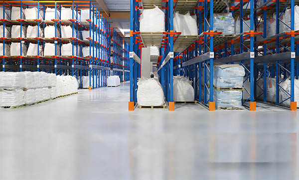 贯通式货架的不足